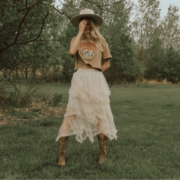 New Bohemian White Midi Ruffle Layered Skirt - Picture 2 of 4